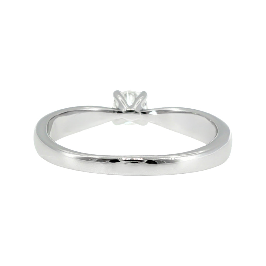 Anillo "Río" oro blanco 14K, diamante lg 0.24ct Bluish