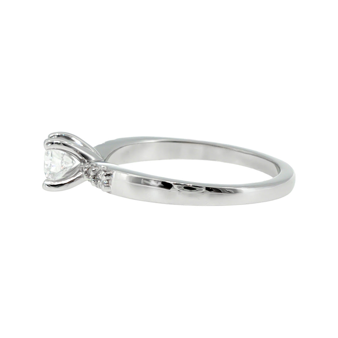 Anillo "Río L" oro blanco 14K, diamante lg 0.41ct H&A IGI