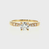 Anillo "Río L" oro amarillo 14K, diamante lg 0.43ct H&A IGI